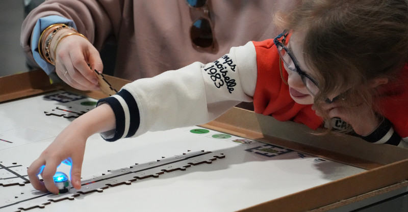 Atelier : Ozobot, le robot suiveur de lignes